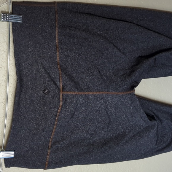 Prana leggings heathered gray with light brown stitching in L - Picture 2 of 4